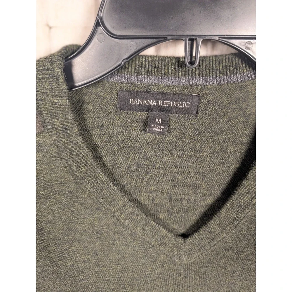 Banana Republic Sweater Mens Medium Green V-Neck Contrast Shoulder Excellent